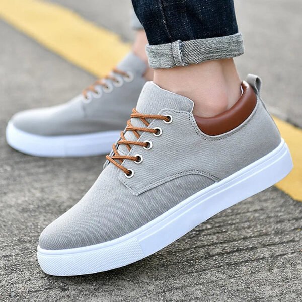 S6db1ddad001b41d28c22f60b1ed4c88ec_65801bb5-a17f-4e76-a927-704f21382861-11.jpg Fashionable Casual Sneakers Made of Canvas
